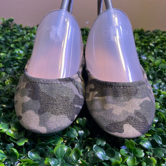 🔥 TIEKS BY GAVRIELI CAMO BALLET FLATS WOMENS SIZE 7 - Picture 3 of 8